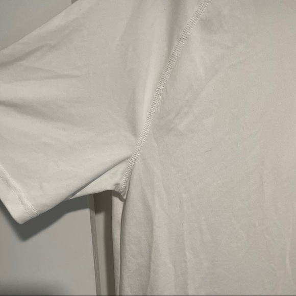 White Old Navy Active Short Sleeved Top - Picture 2 of 4